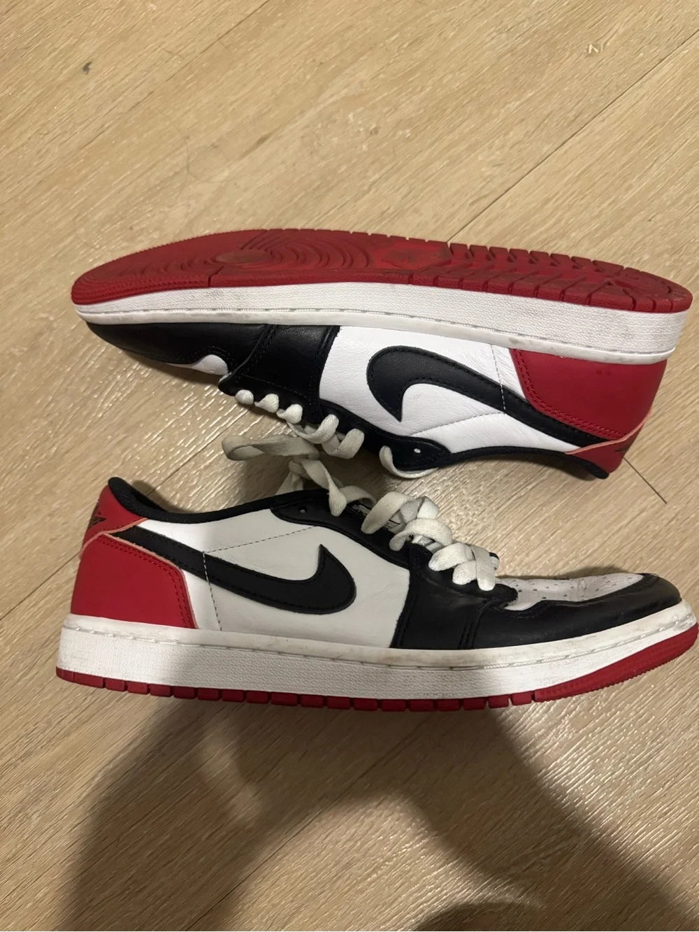 Jordan 1 low og bred size 8.5